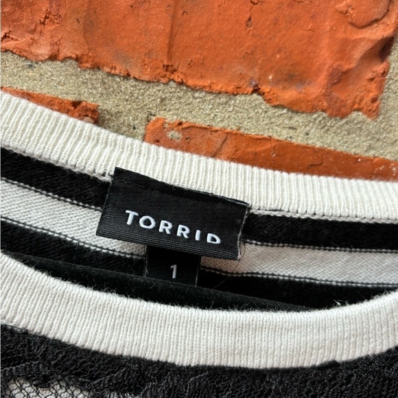 Torrid 1 Womens Black Stripe Lace Shoulder Sweater - Picture 5 of 9